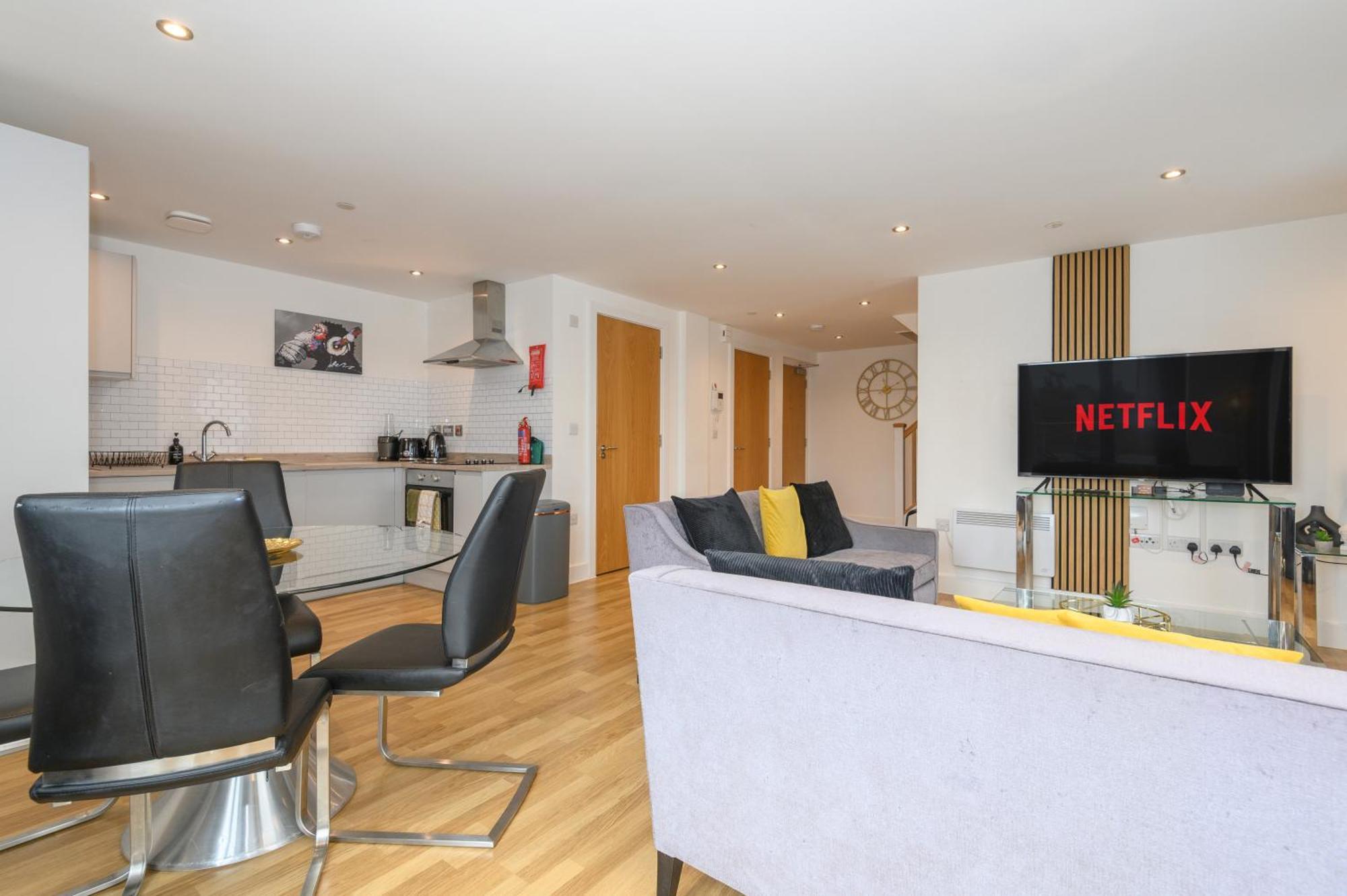 Apartamento Luxury 3-bed, 3-bath Penthouse - Leeds Centre - Underground Parking *