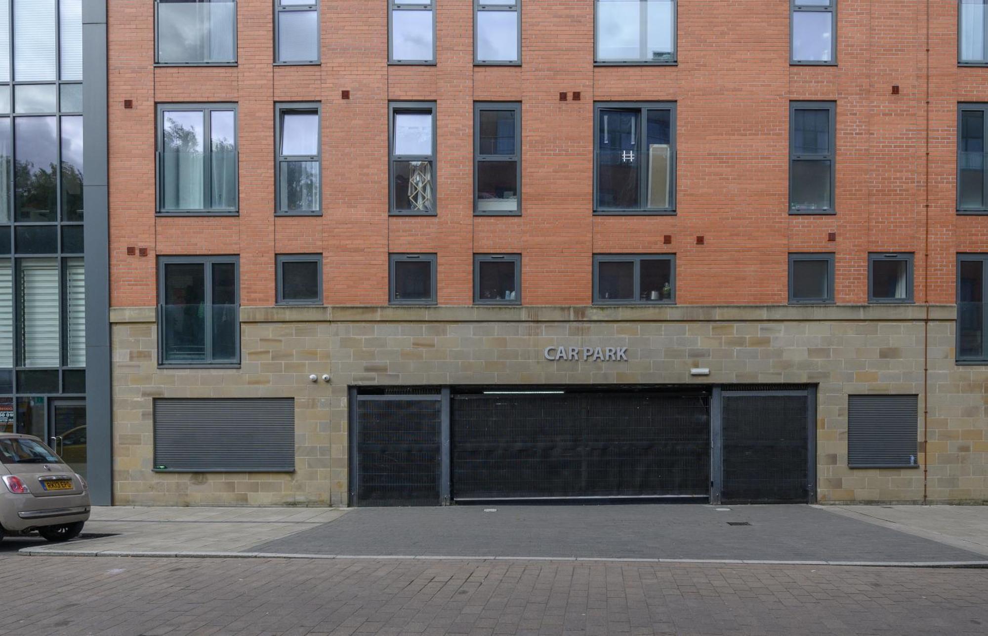 Apartamento Luxury 3-bed, 3-bath Penthouse - Leeds Centre - Underground Parking *