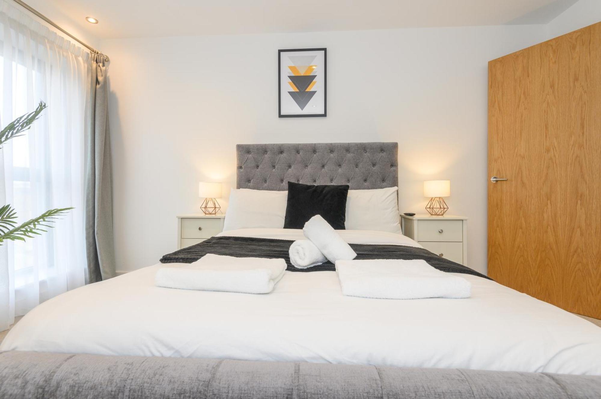 Apartamento Luxury 3-bed, 3-bath Penthouse - Leeds Centre - Underground Parking *