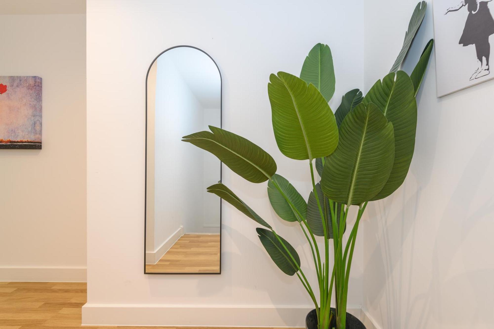 Luxury 3-bed, 3-bath Penthouse - Leeds Centre - Underground Parking Apartamento