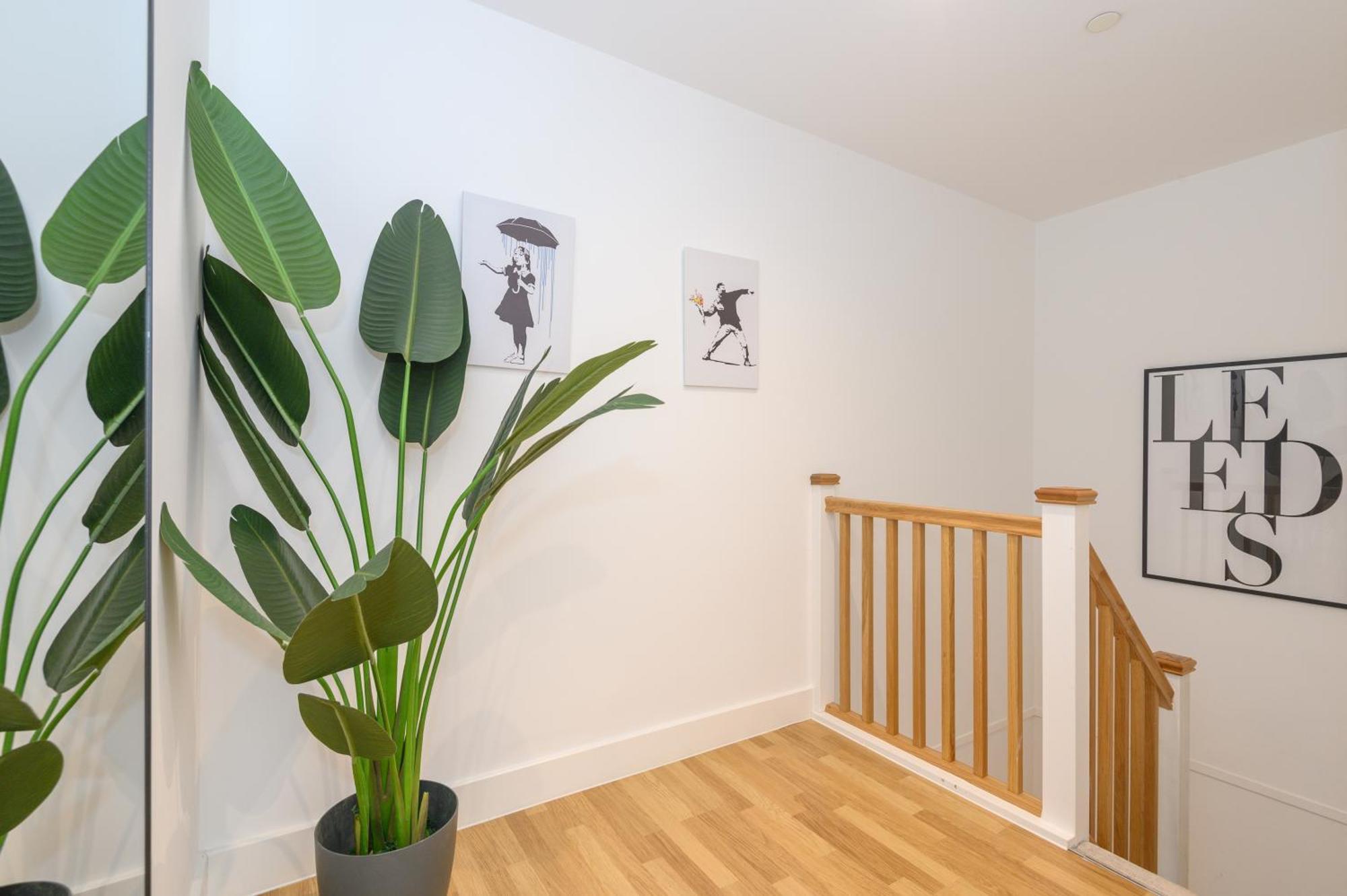Luxury 3-bed, 3-bath Penthouse - Leeds Centre - Underground Parking Apartamento *