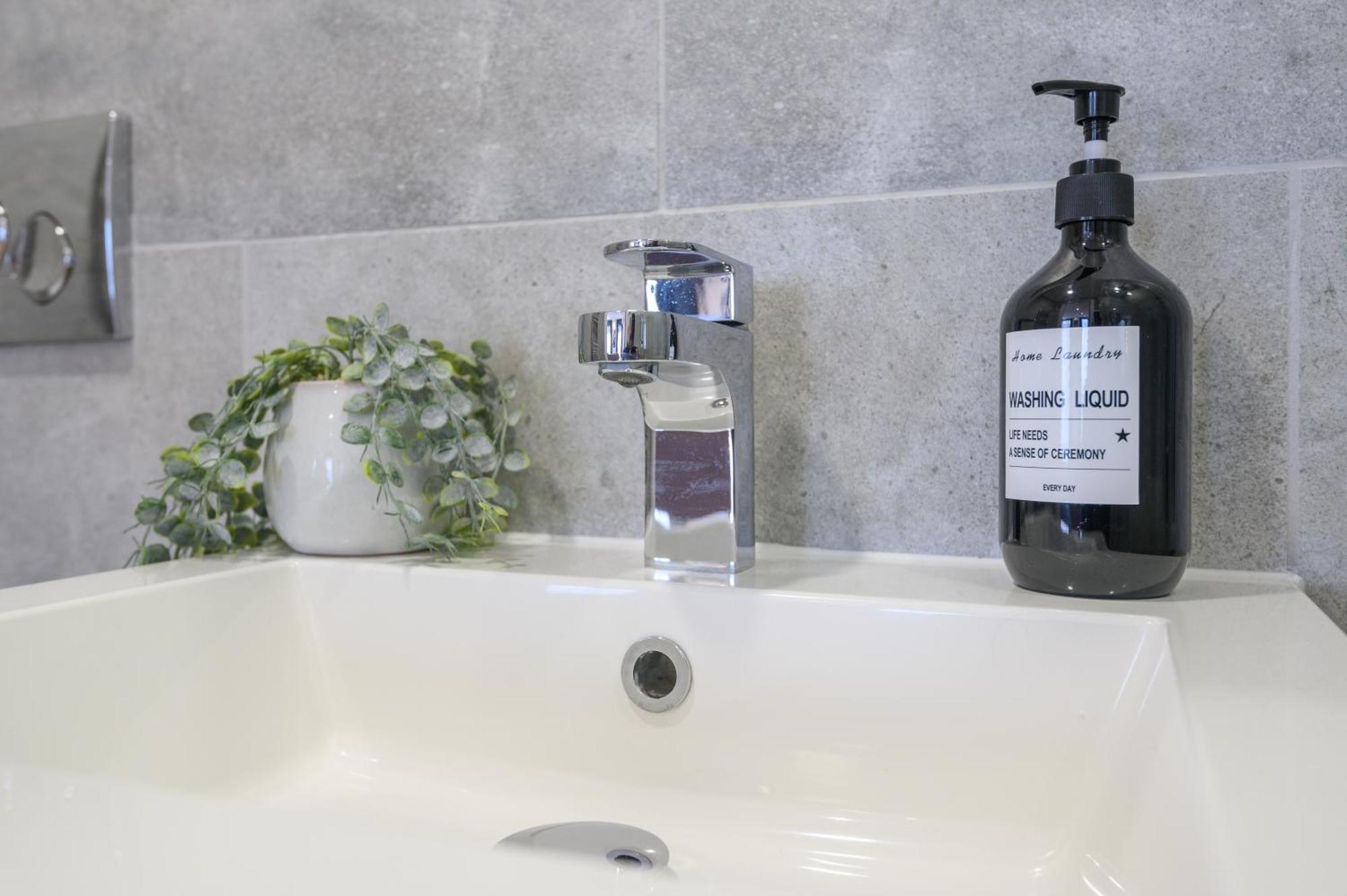 Apartamento Luxury 3-bed, 3-bath Penthouse - Leeds Centre - Underground Parking *